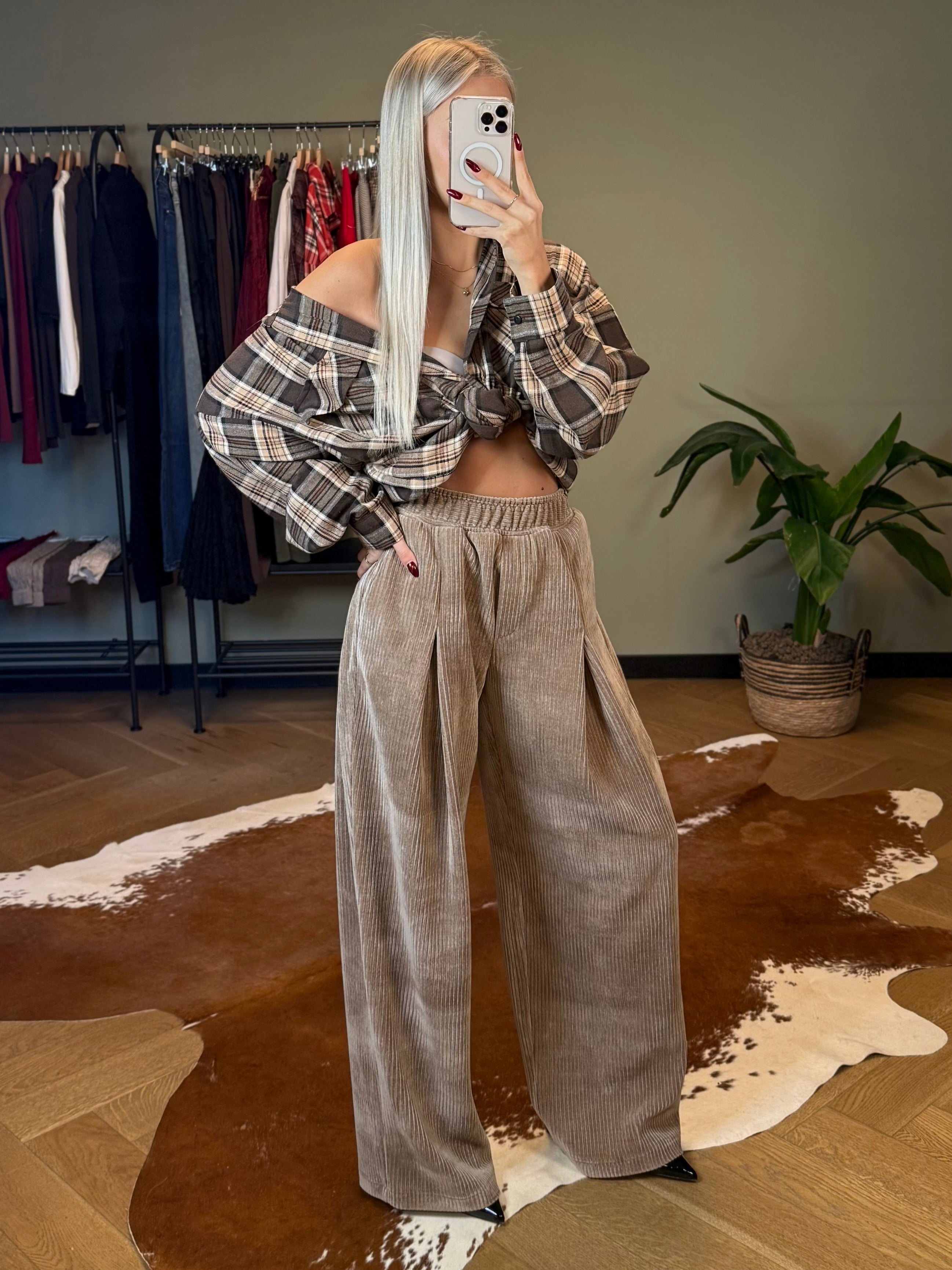 Sztruksowe spodnie mokka 35% bawełna EMO - Veretti Boutique