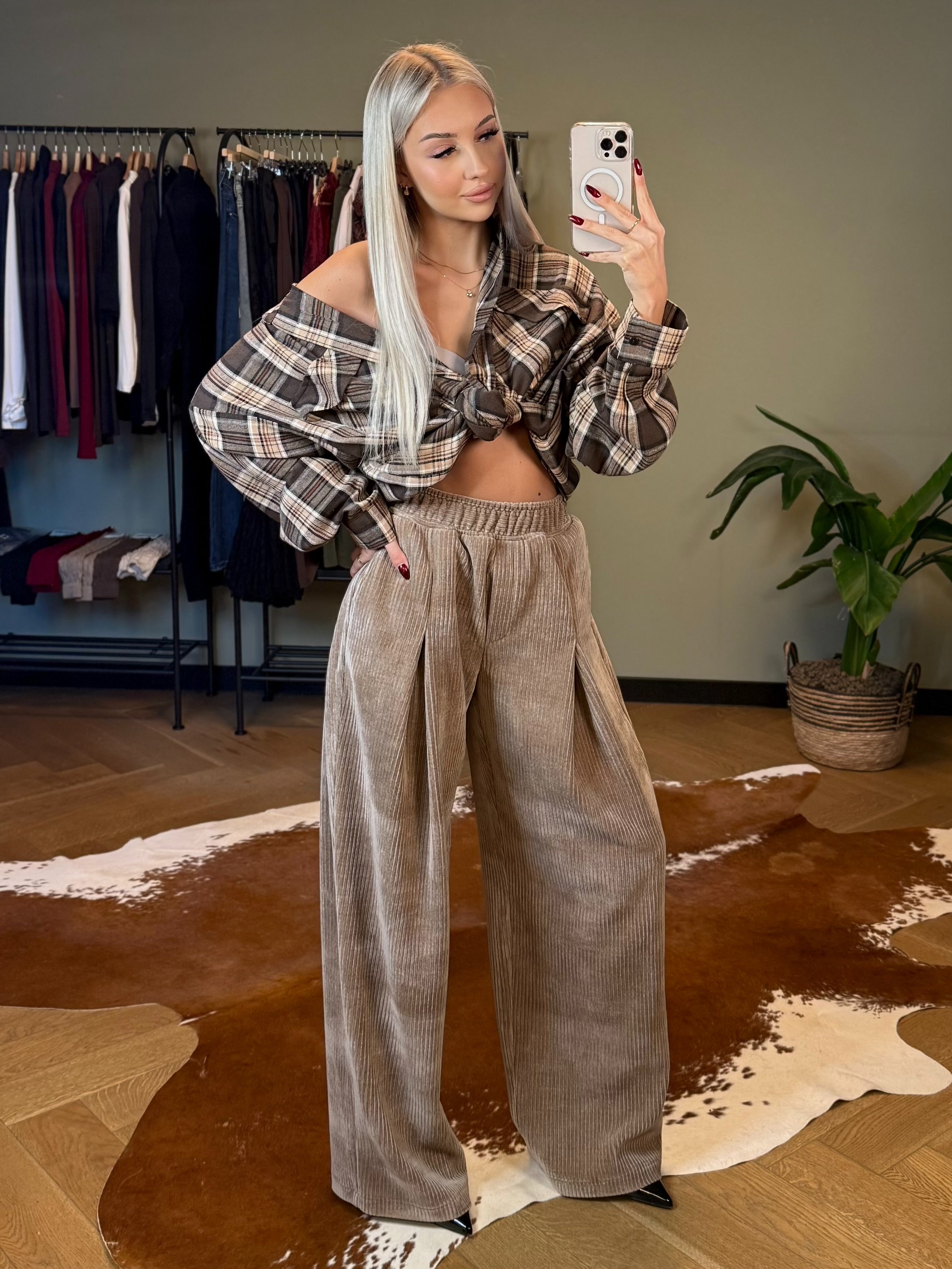 Sztruksowe spodnie mokka 35% bawełna EMO - Veretti Boutique