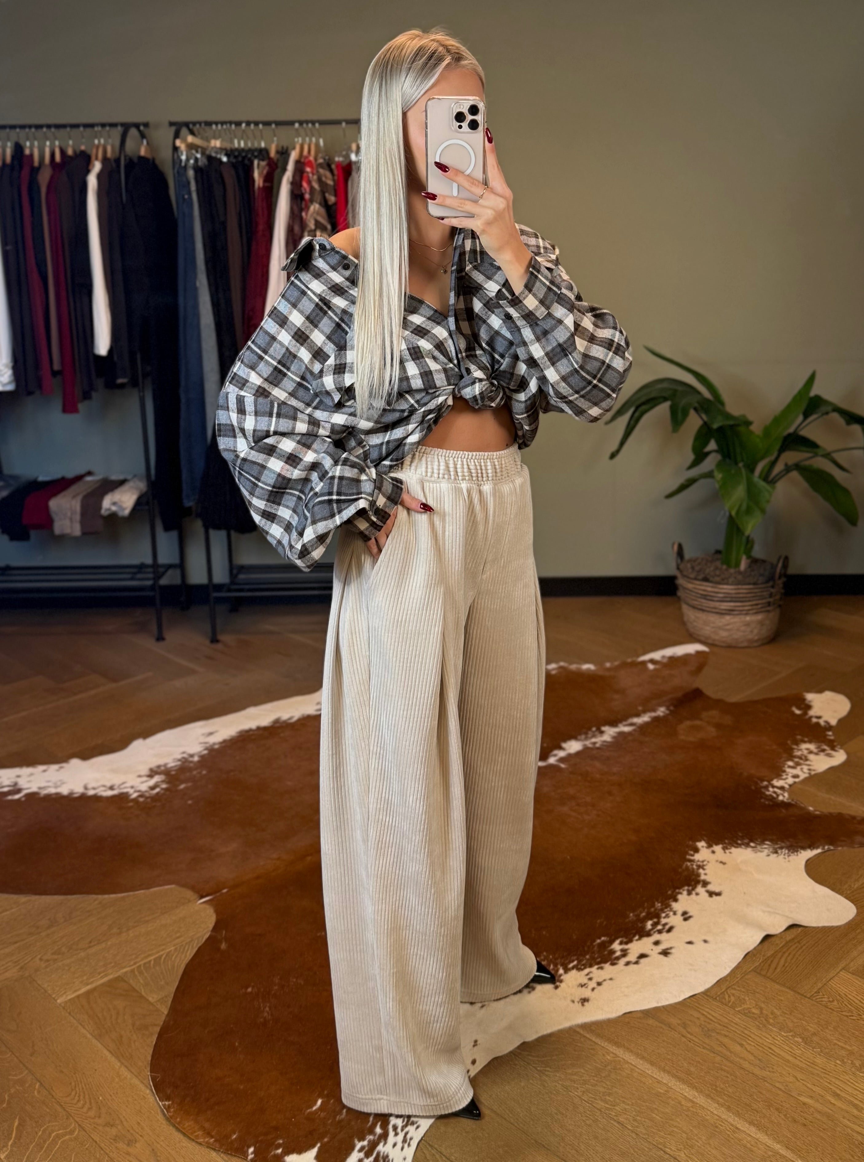 Sztruksowe spodnie śmietankowe 35% bawełna EMO - Veretti Boutique