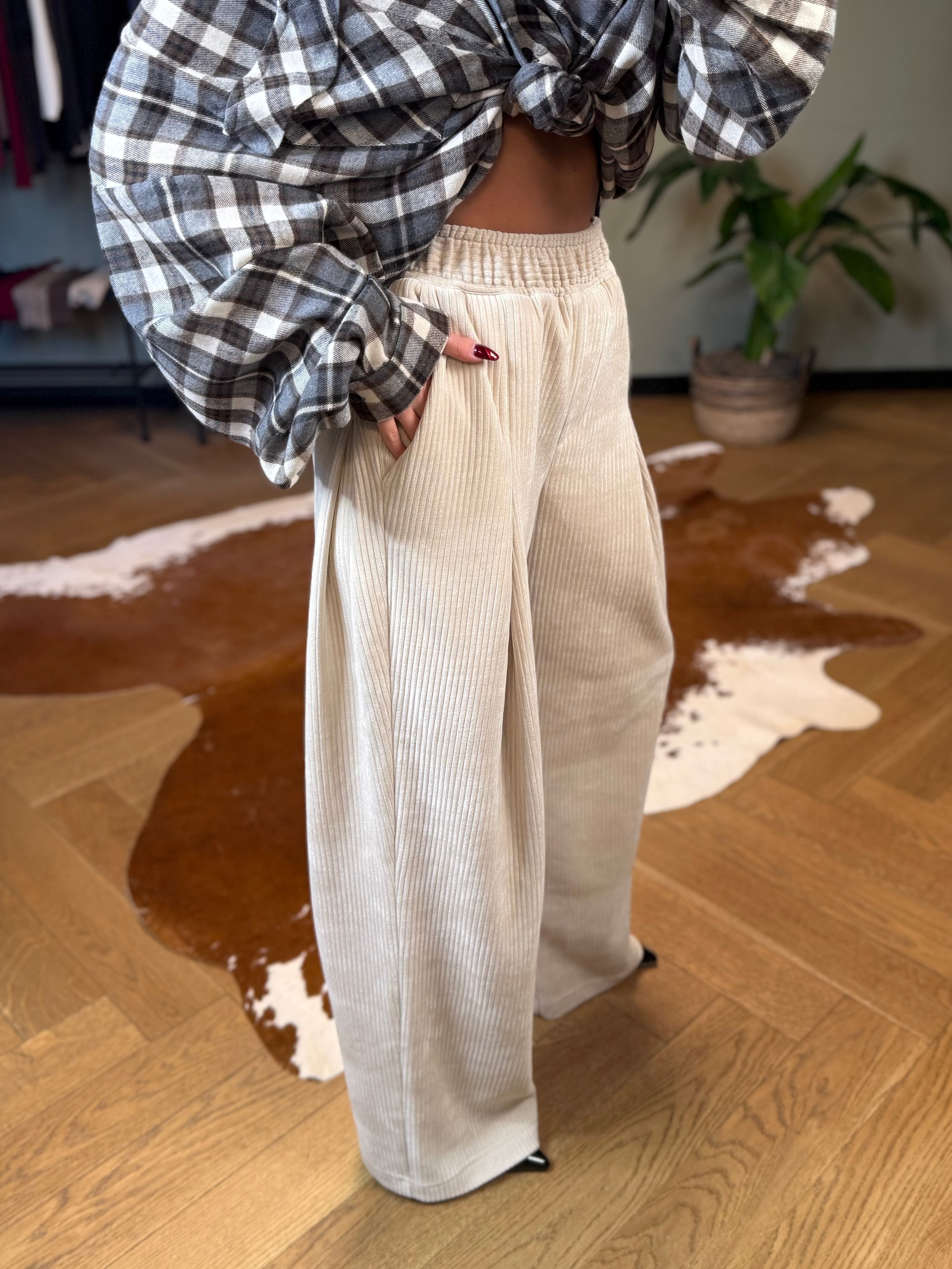 Sztruksowe spodnie śmietankowe 35% bawełna EMO - Veretti Boutique