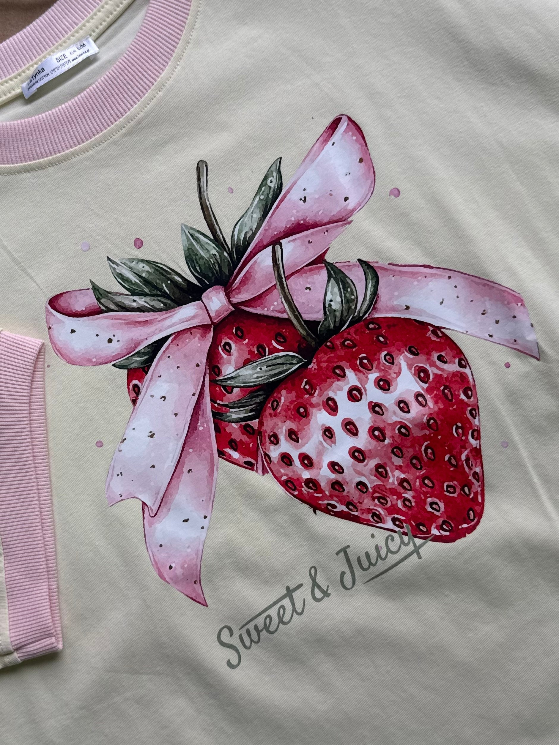 T-shirt truskawka - Veretti Boutique