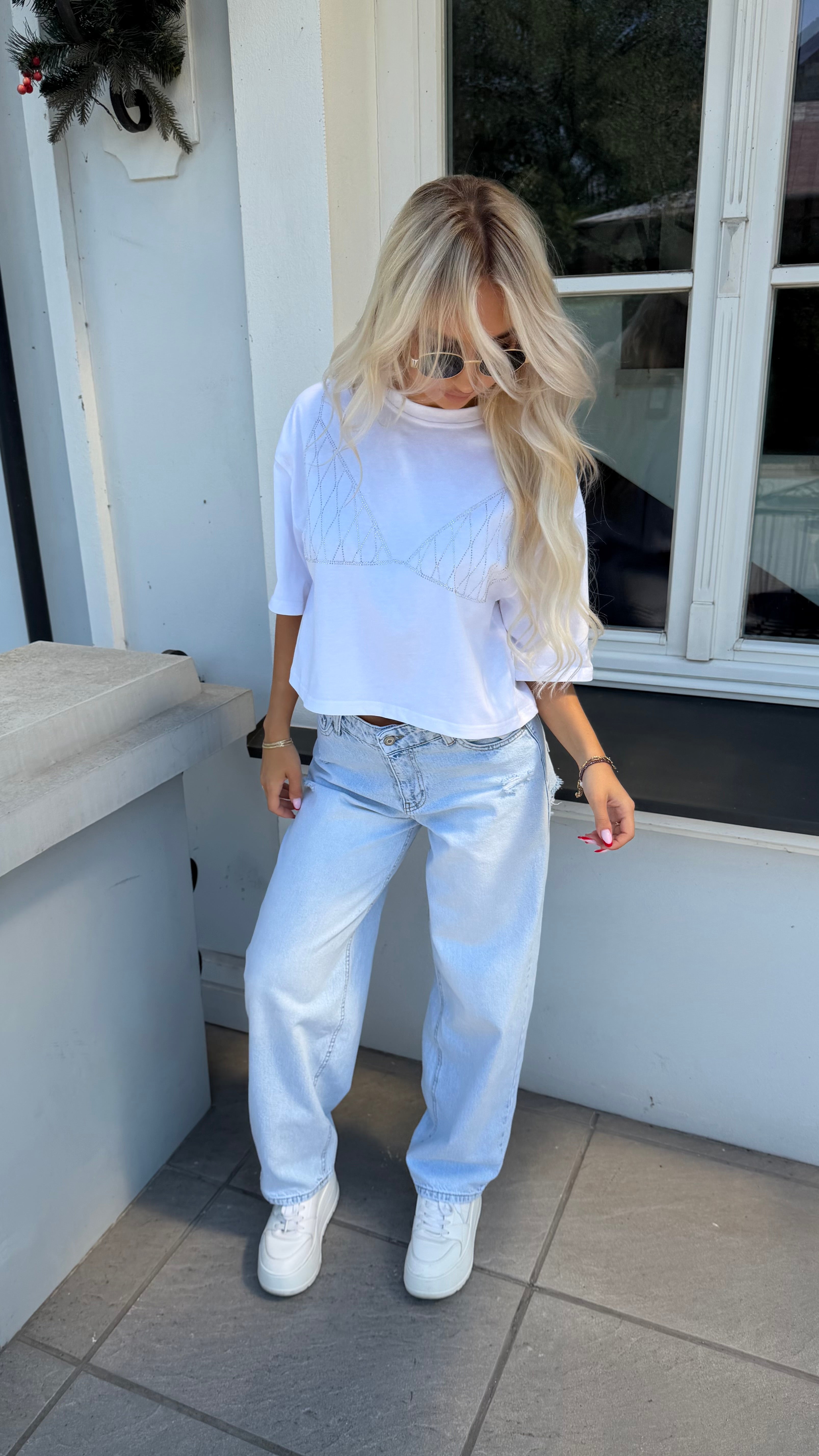 T-shirt z diamencikami - Veretti Boutique