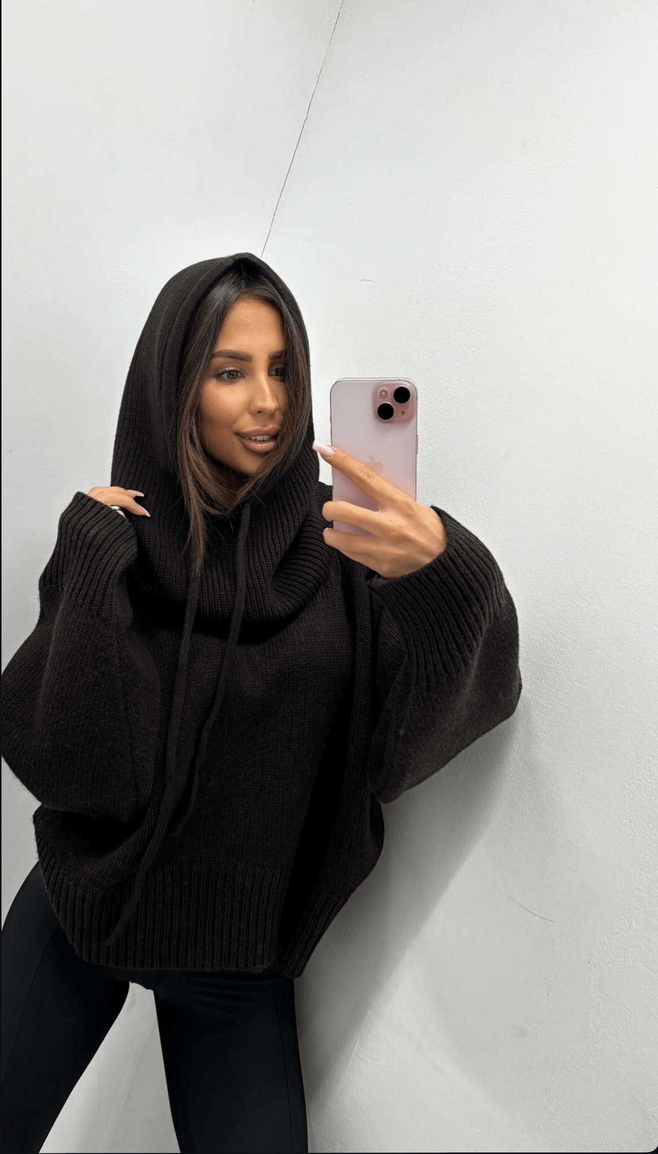 Wełniana balaclava 90% wełny merino i 10% kaszmir czekoladowa EMO - Veretti Boutique