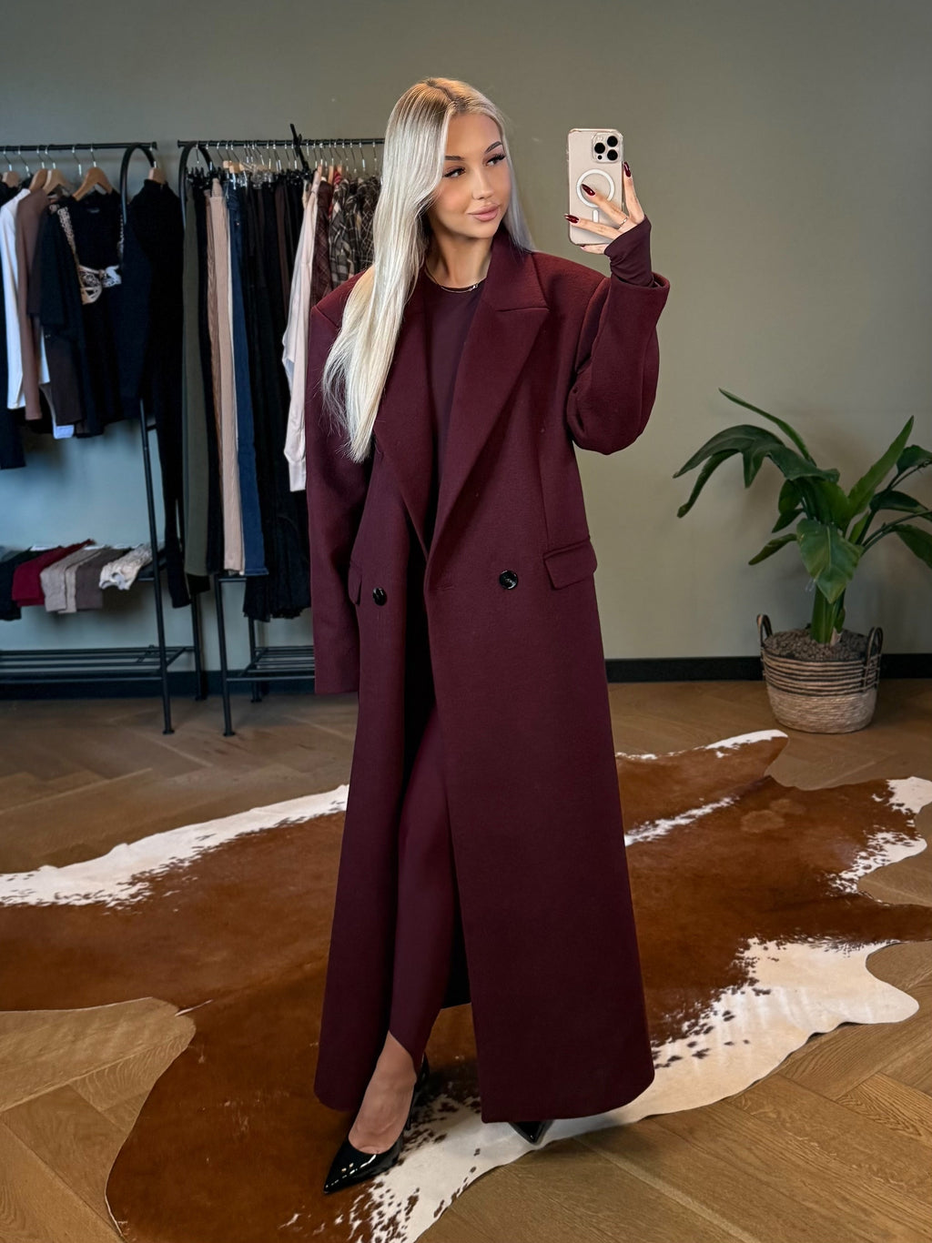 Wełniany płaszcz bordowy 40% wełna EMO - Veretti Boutique