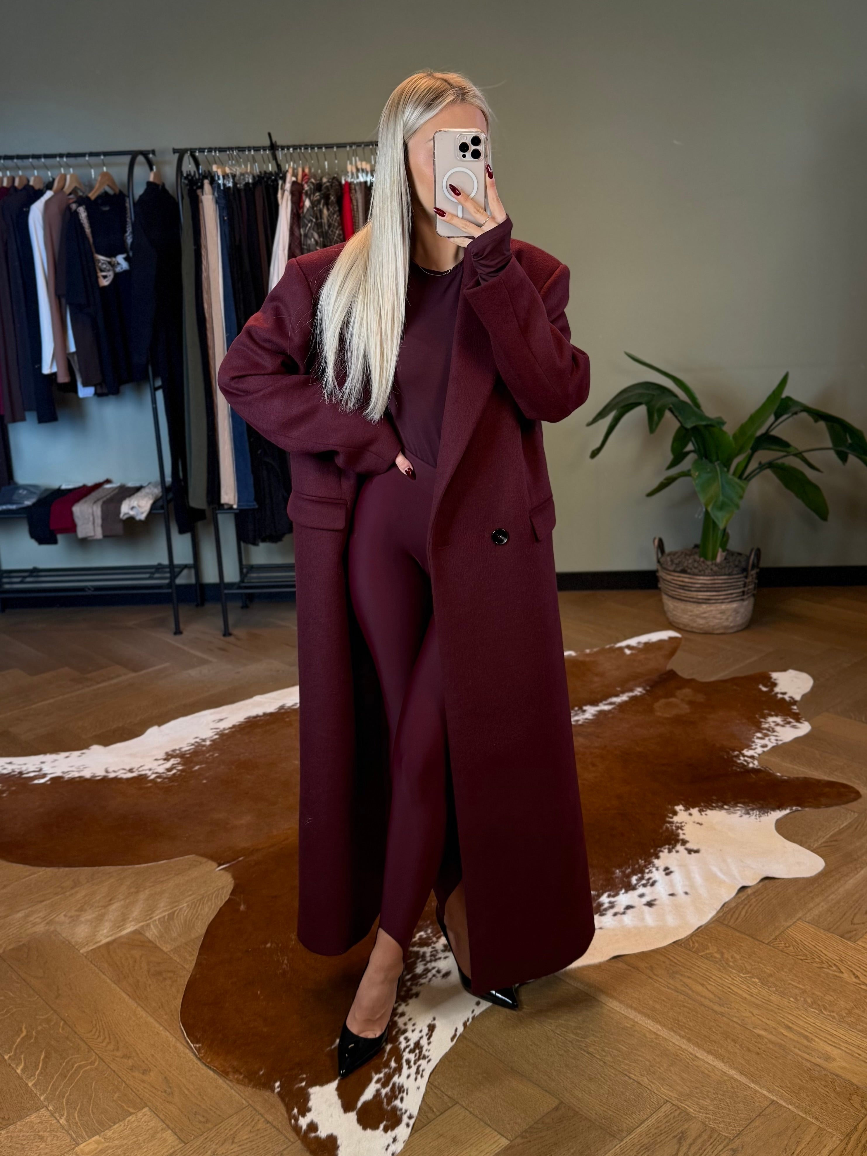 Wełniany płaszcz bordowy 40% wełna EMO - Veretti Boutique